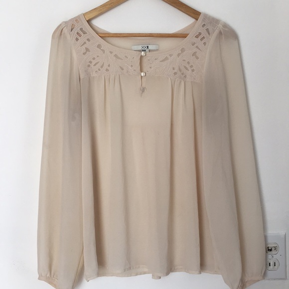 Blouse - Picture 1 of 2